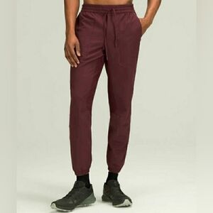 Lululemon License to Train Jogger Pants. Burgundy. 28" Inseam. Men Size XXL.
